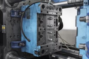 Three plate Mould